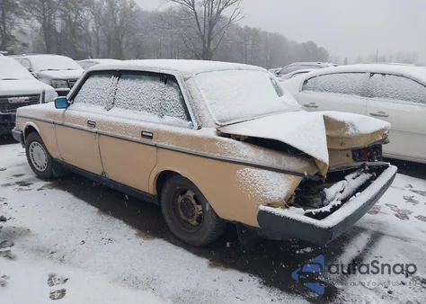 1985 Volvo 244 Dl/Gl z USA, uszkodzony, nr VIN YV1AX8846F3135314